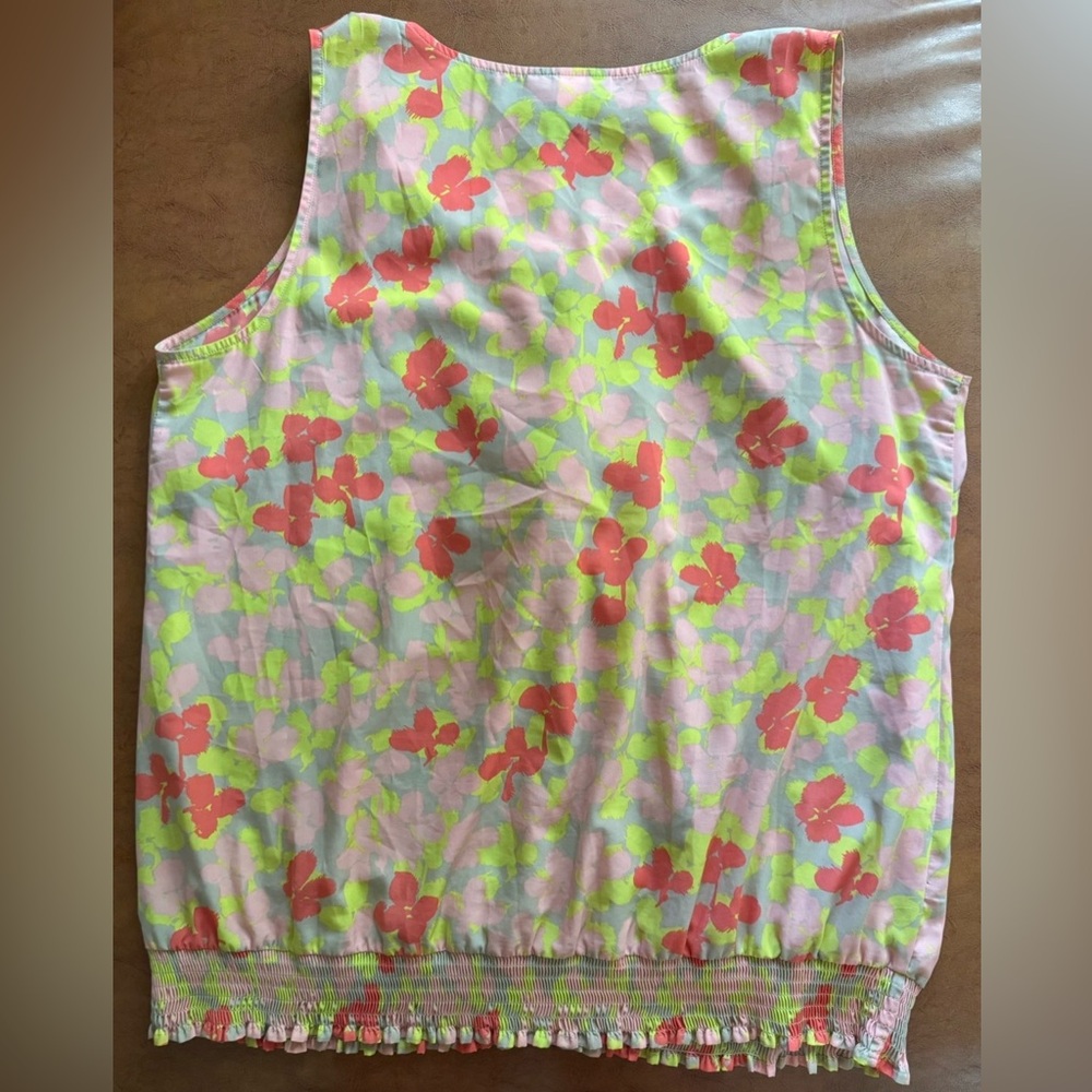 Lane Bryant Sleeveless Floral Ruffle Neck Blouse Size 20 Smocked Hem - Picture 3 of 6
